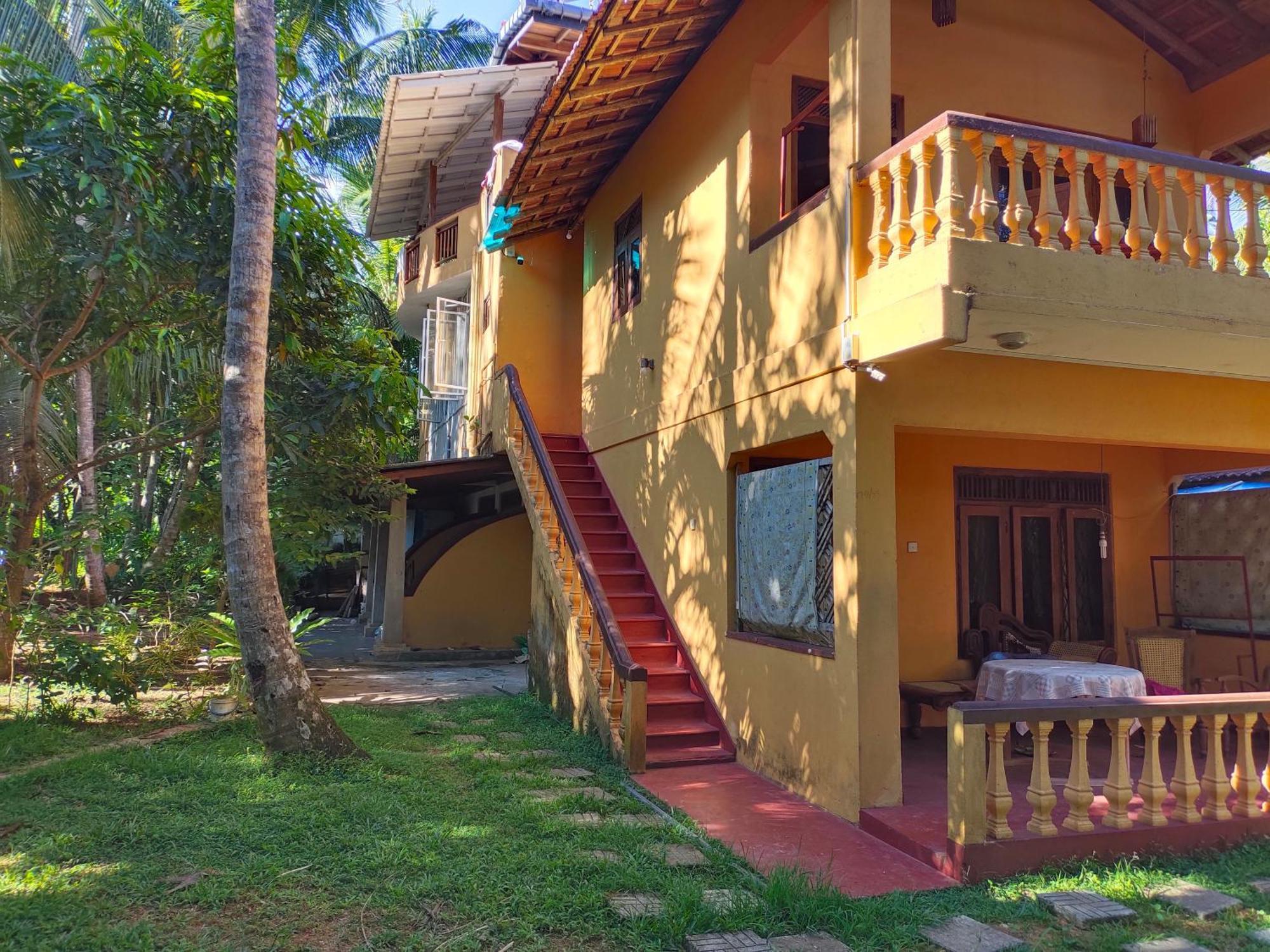 Brinkhouse Guesthouse , Unawatuna Beach Bagian luar foto
