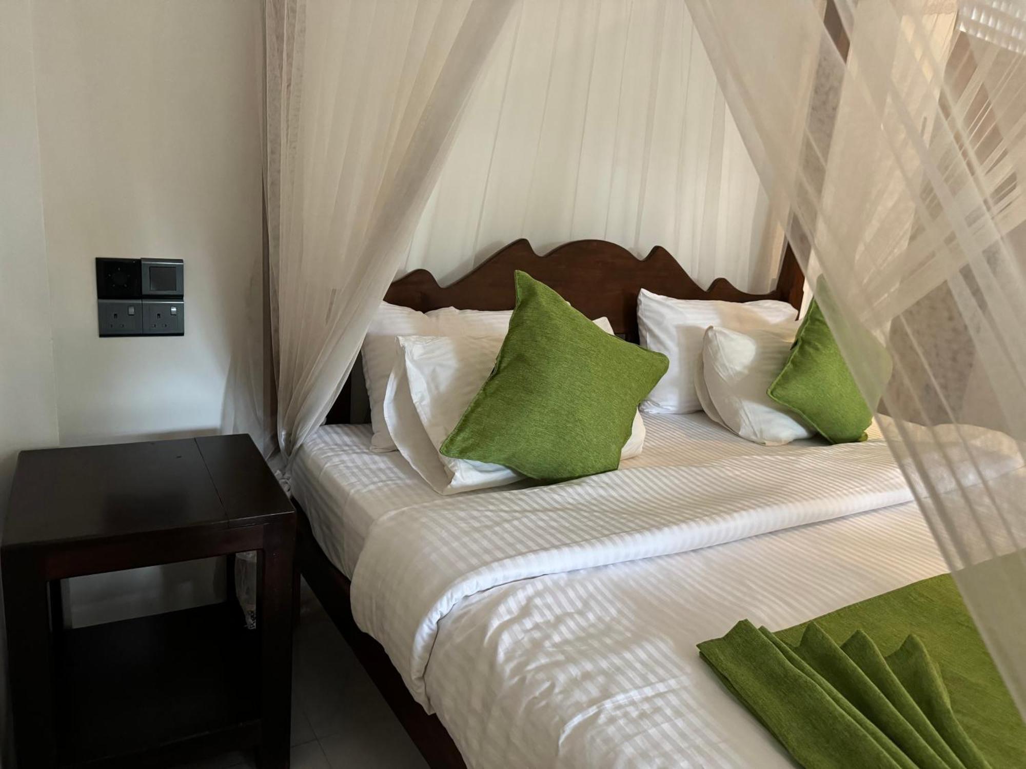 Brinkhouse Guesthouse , Unawatuna Beach Bagian luar foto