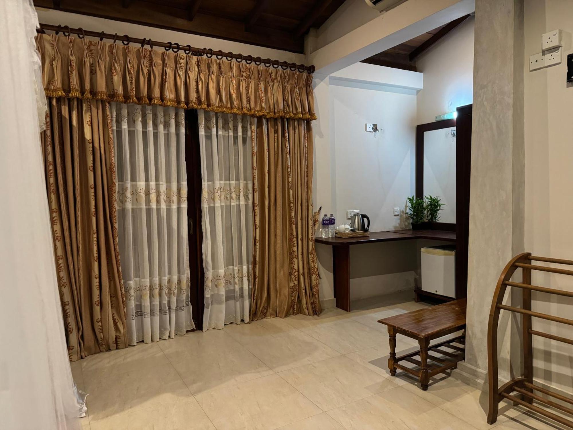 Brinkhouse Guesthouse , Unawatuna Beach Bagian luar foto