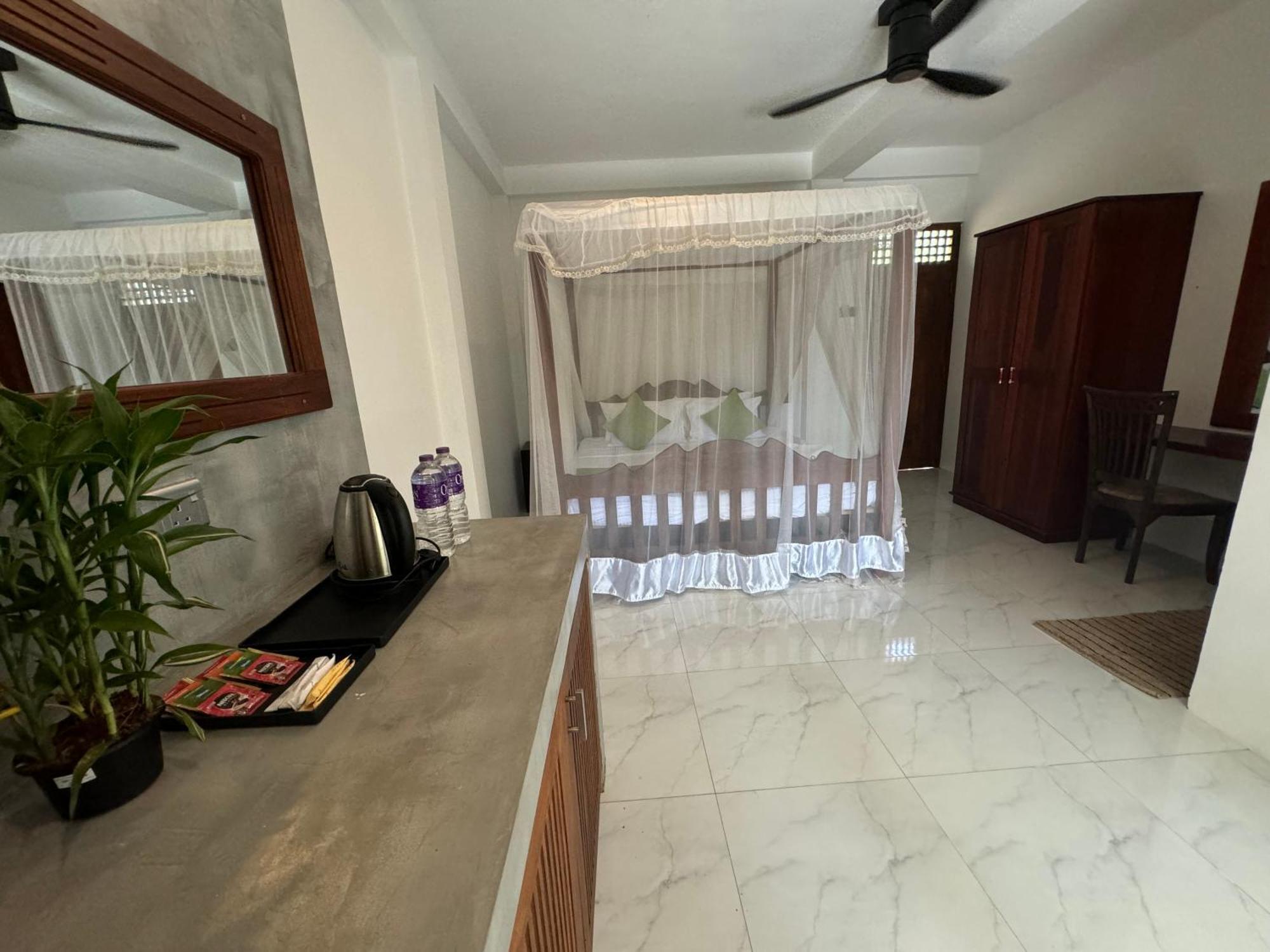 Brinkhouse Guesthouse , Unawatuna Beach Bagian luar foto