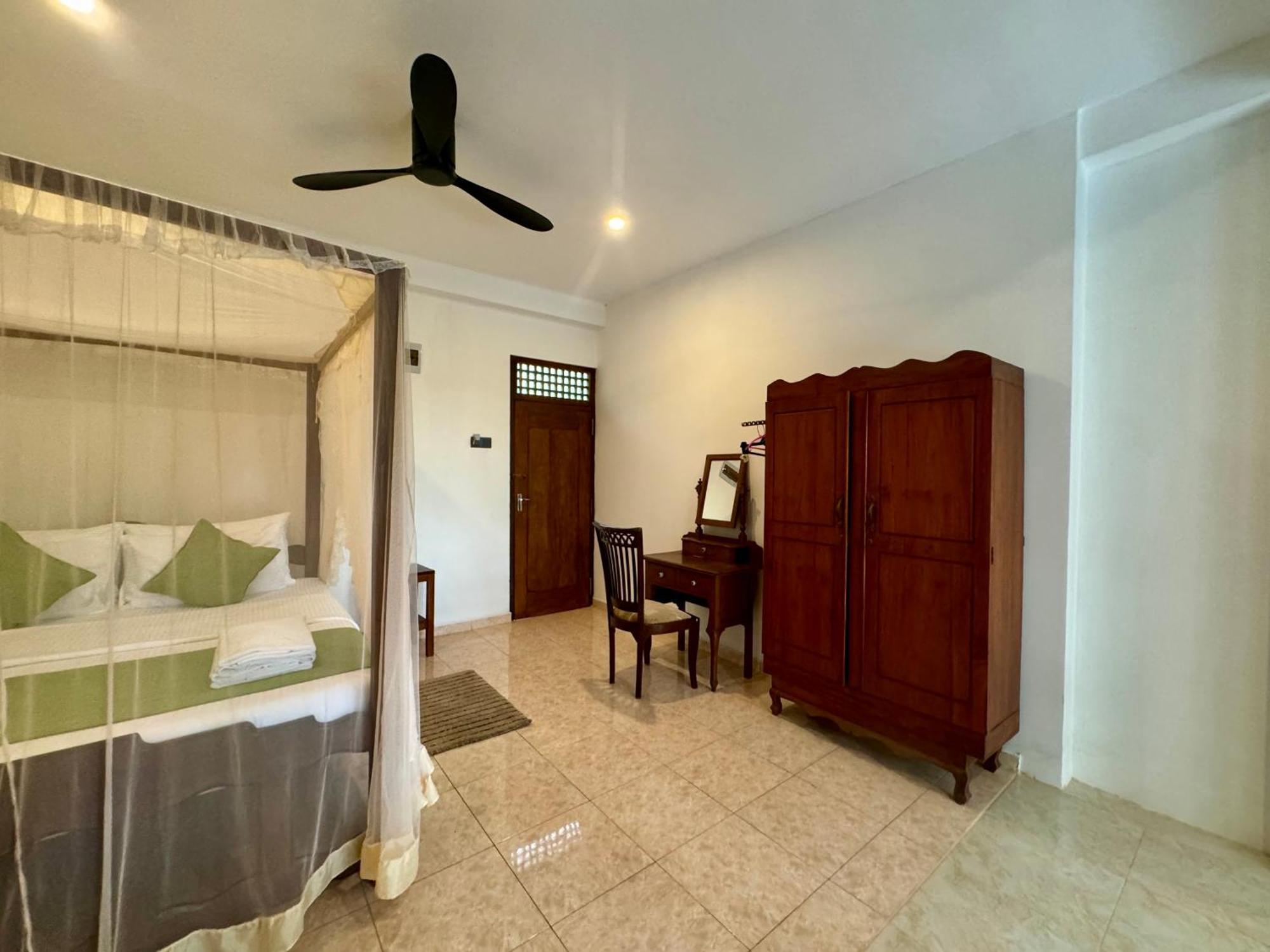Brinkhouse Guesthouse , Unawatuna Beach Bagian luar foto