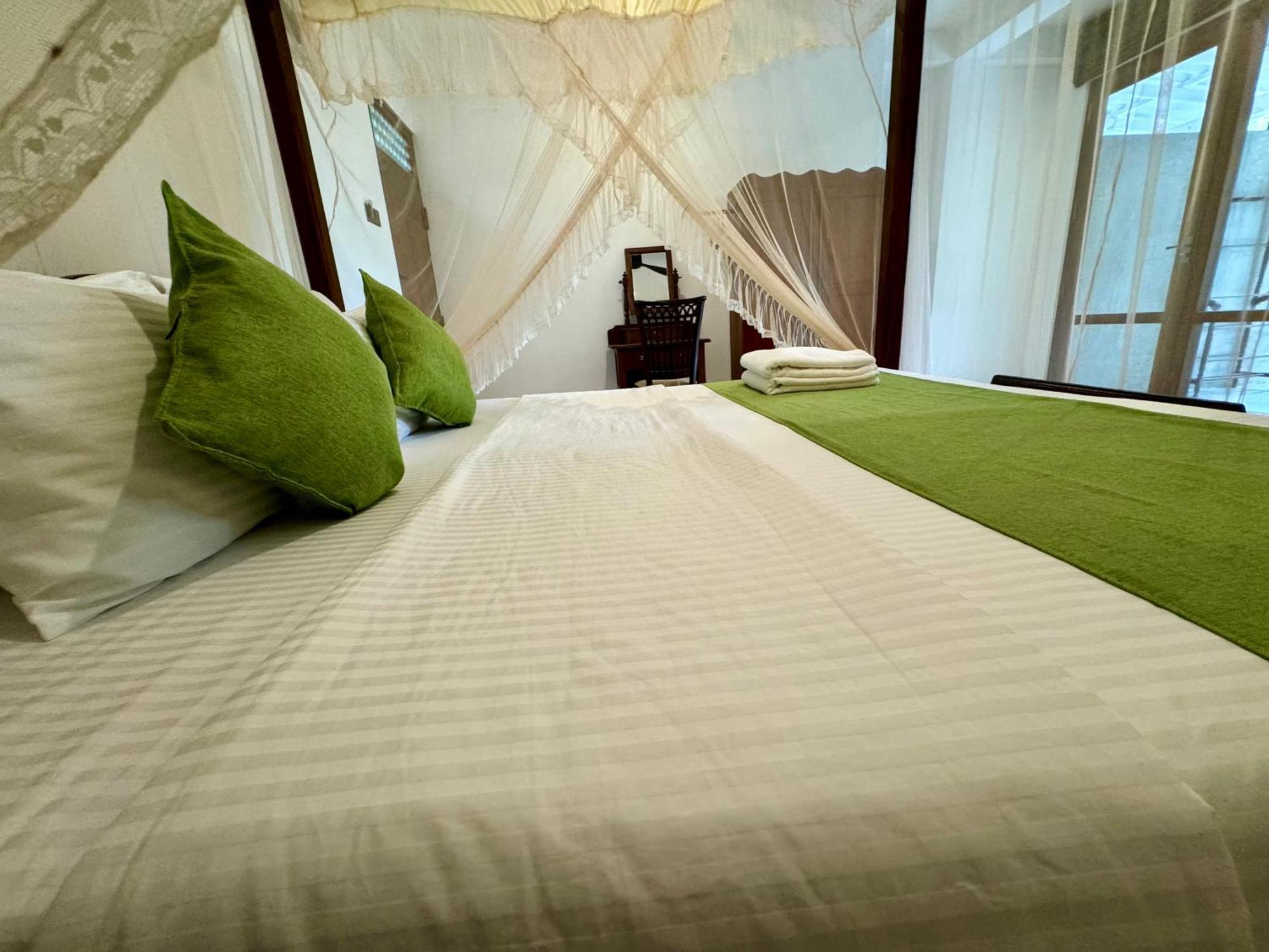 Brinkhouse Guesthouse , Unawatuna Beach Bagian luar foto