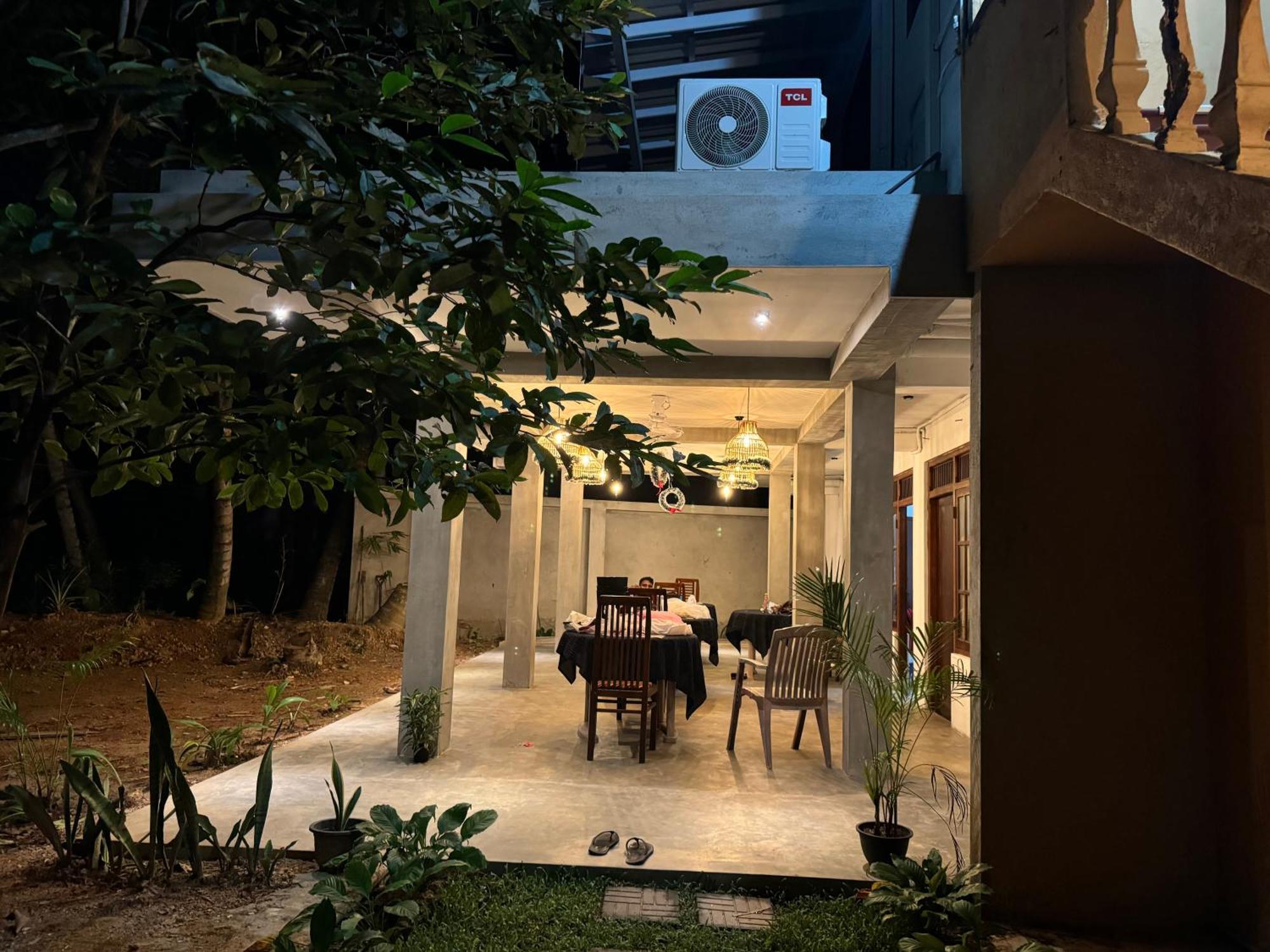 Brinkhouse Guesthouse , Unawatuna Beach Bagian luar foto
